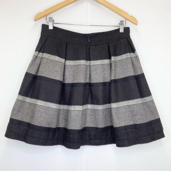 BCBGeneration Striped A Line Mini Skirt Wool Blend Size 10 Black and Grey Flare - Picture 4 of 9